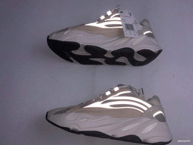 Adidas 700 Boost Yeezy Cream Cream GY7924 V2 0922